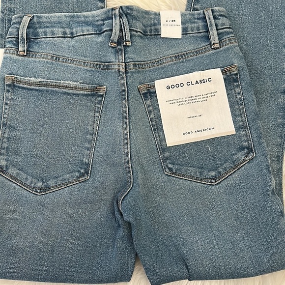 GOOD American Good Classic Skinny-ish Hi-Rise Jeans - Picture 5 of 12